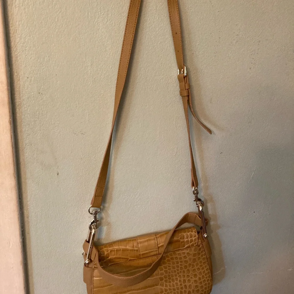 Vince Caputo  croc embossed medium leather shoulder bag - Picture 4 of 5